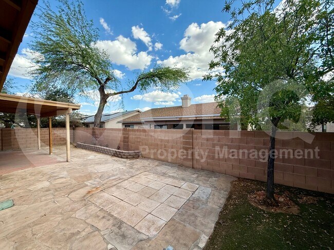 Building Photo - 3025 W Country Ranch Dr