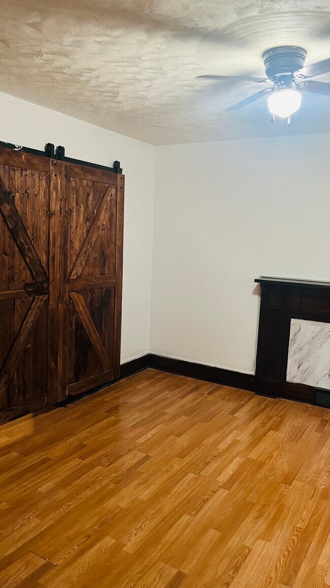 Dinning room - 1017 Mathews Ave