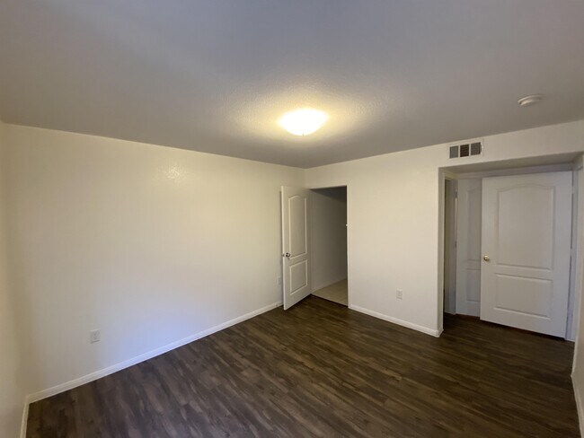 Building Photo - 3980 E Owens Ave