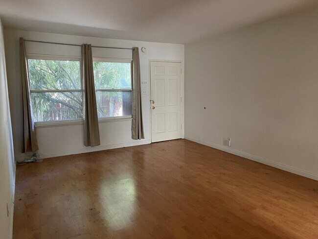 Building Photo - 3646 Vinton Ave