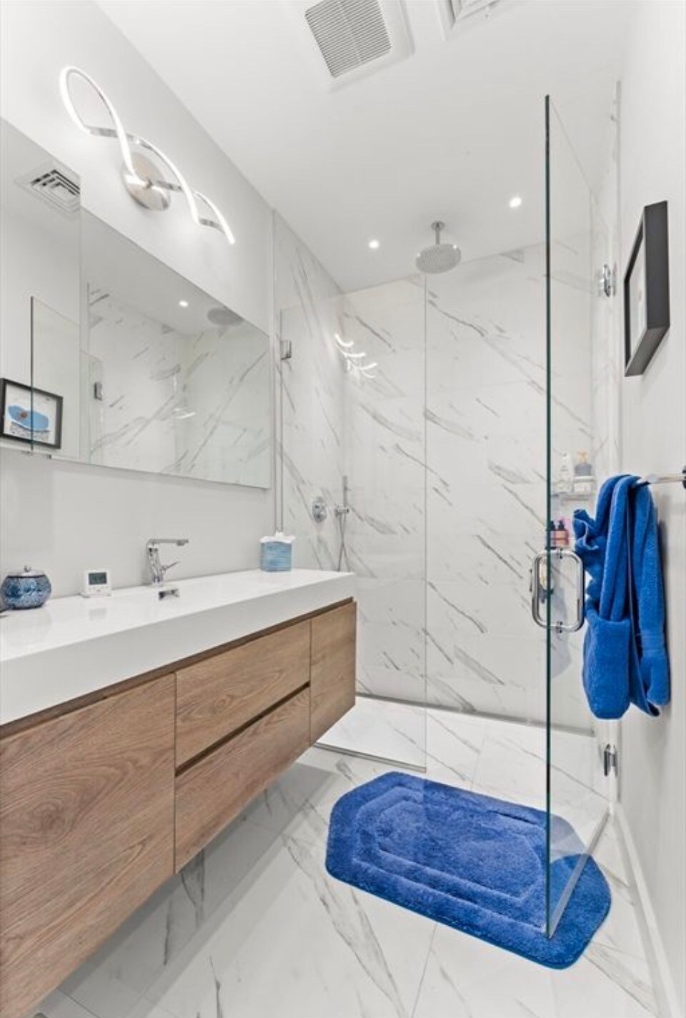 Building Photo - 191 Condor St