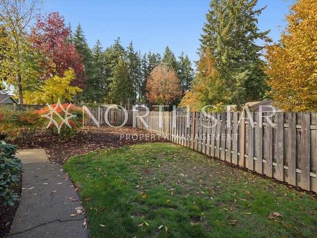 Building Photo - Beautifully Maintained Single-Level Home w...