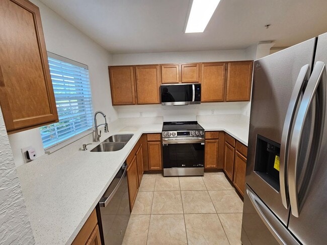 Building Photo - 9101 Gervais Cir