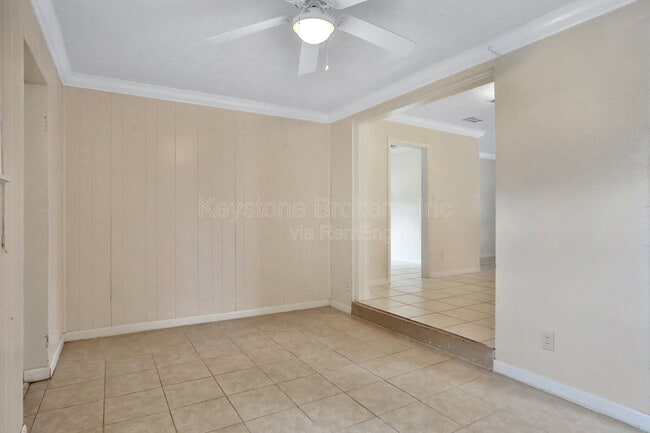 Building Photo - 2711 Aloma Ave