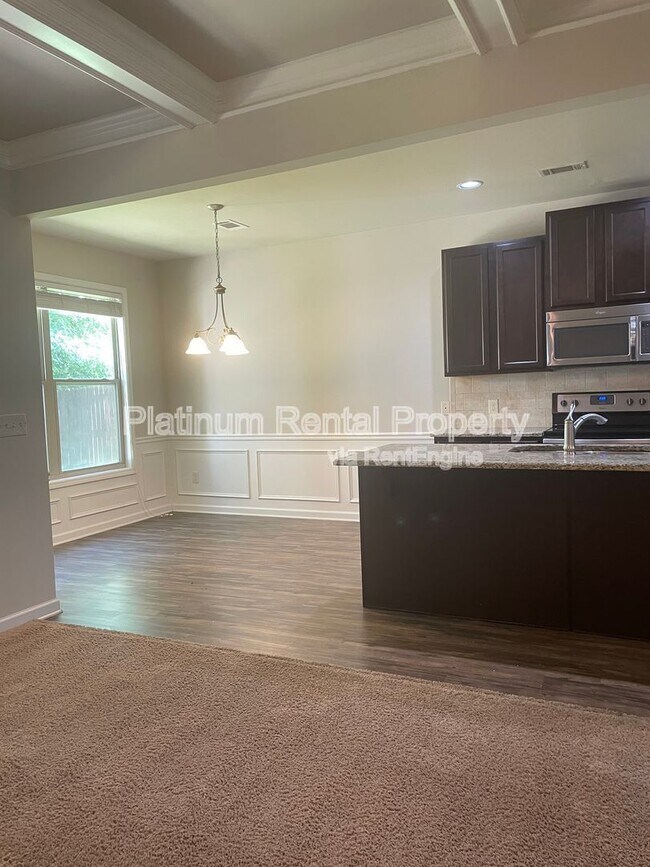 Building Photo - 7350 Silk Tree Pt