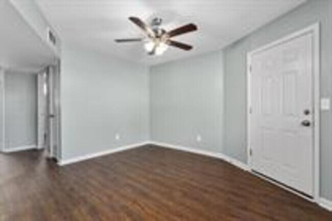 Building Photo - 4825-4833-4833 NW Homestead Terrace