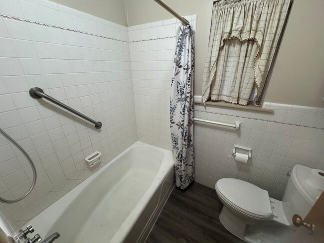 Building Photo - 550 E N 19th St