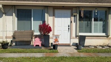 Building Photo - 8069 SW 19th Ct