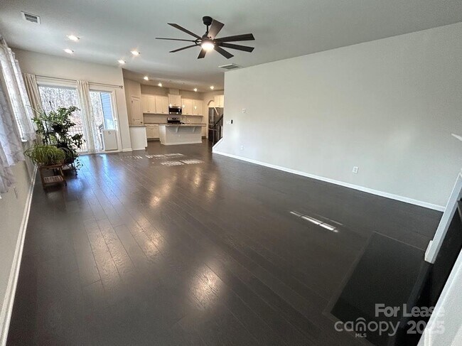 Building Photo - 1004 Whipcord Dr