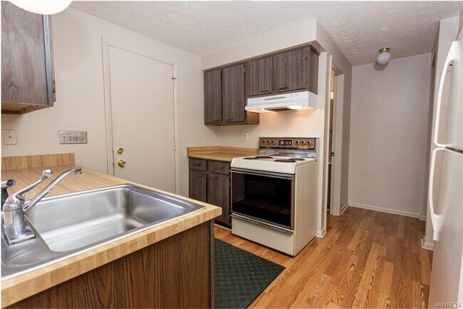 Building Photo - 110 Greenway Blvd