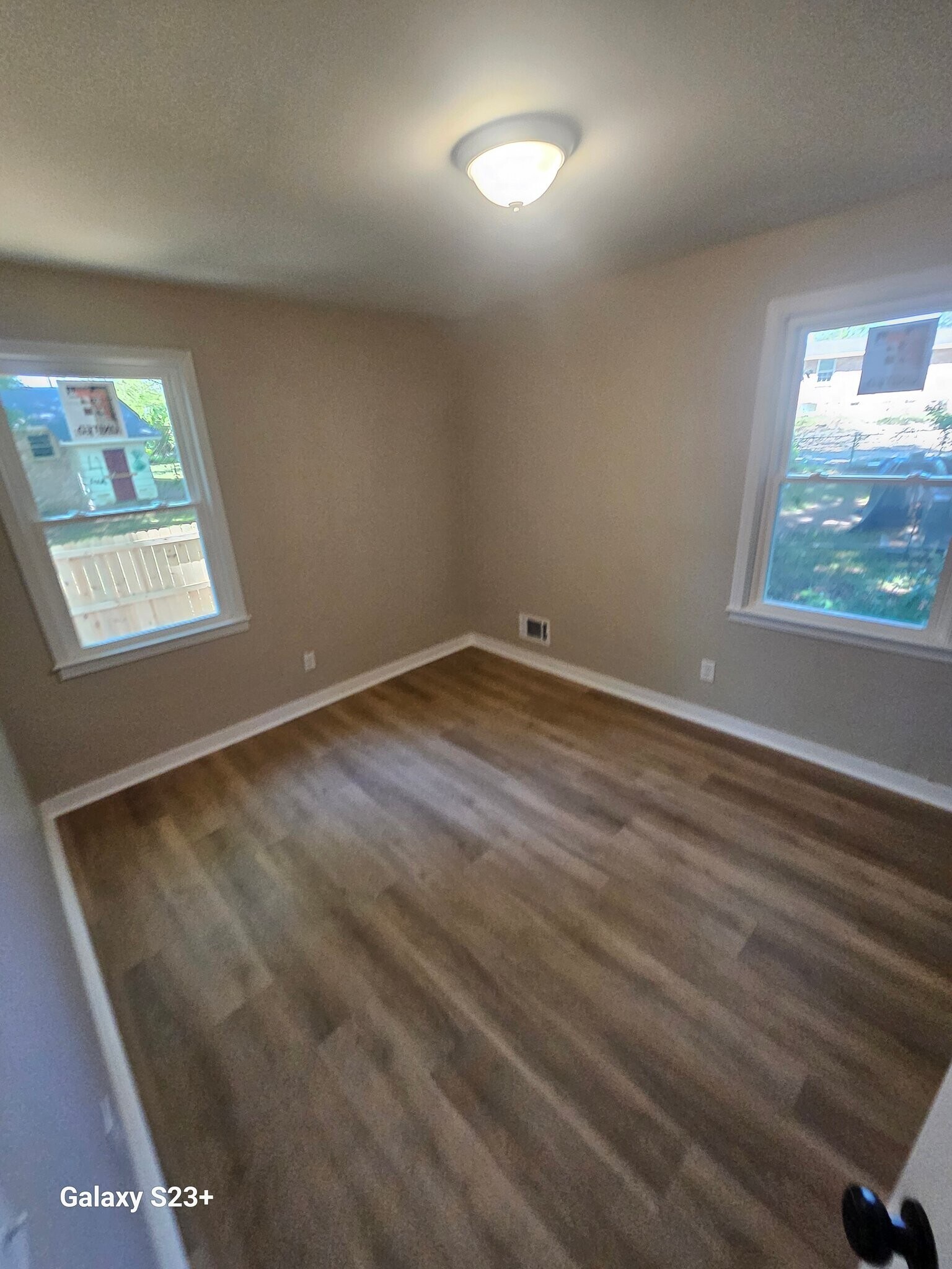 Building Photo - 13 Acme St