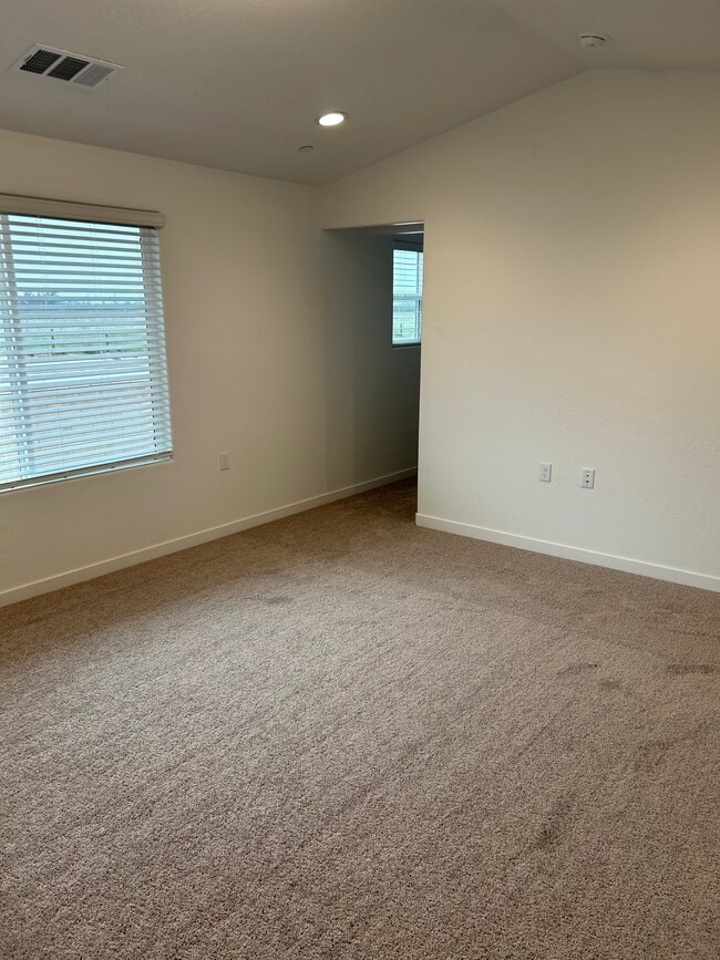 Building Photo - 11184 N La Brisa Dr