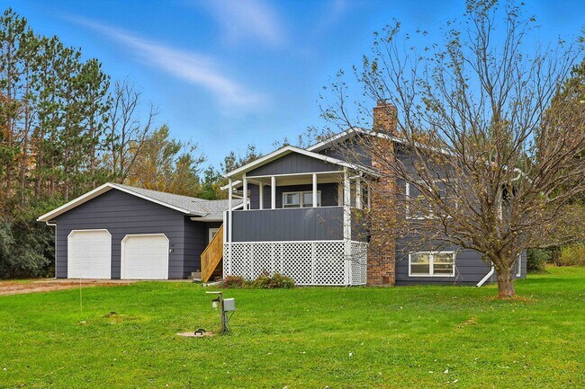 Building Photo - 1681 Mahogany St