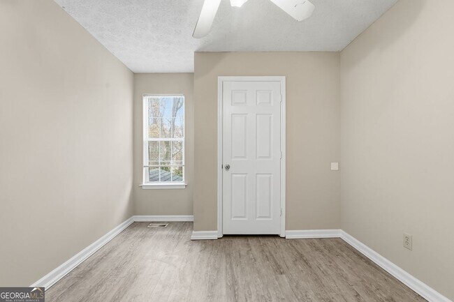 Building Photo - 1015 Plantation Way