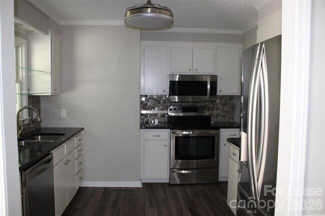 Building Photo - 2212 Crosswinds Ct