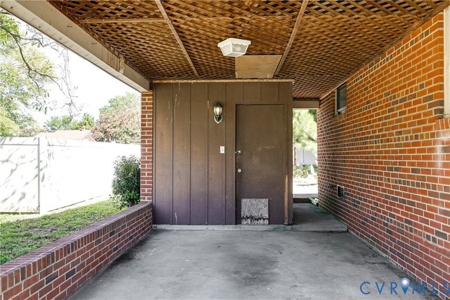 Building Photo - 1312 Southbury Ave