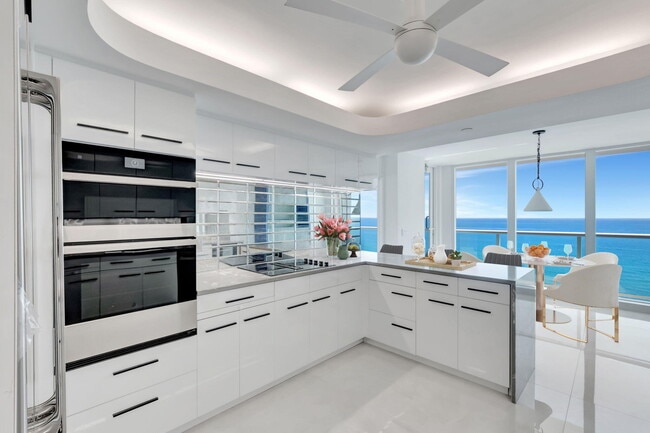 Building Photo - 3505 S Ocean Blvd