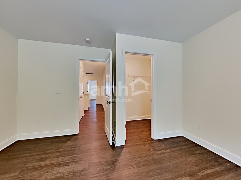 Building Photo - 593 Woodall Rd