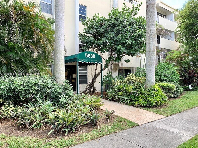 Building Photo - 5838 SW 74th Ter
