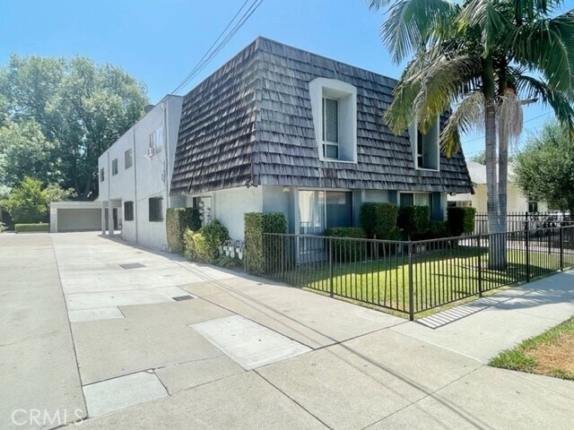 Building Photo - 9408 Olive St