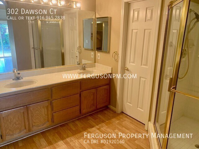 Building Photo - 302 Dawson Ct