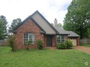 Building Photo - 2885 Waverly Dr