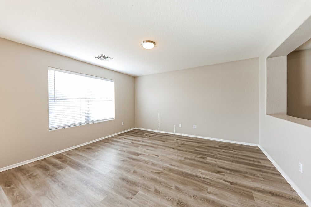 Building Photo - 973 E Doris St