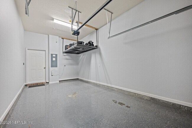 Building Photo - 131 Burnett Ct