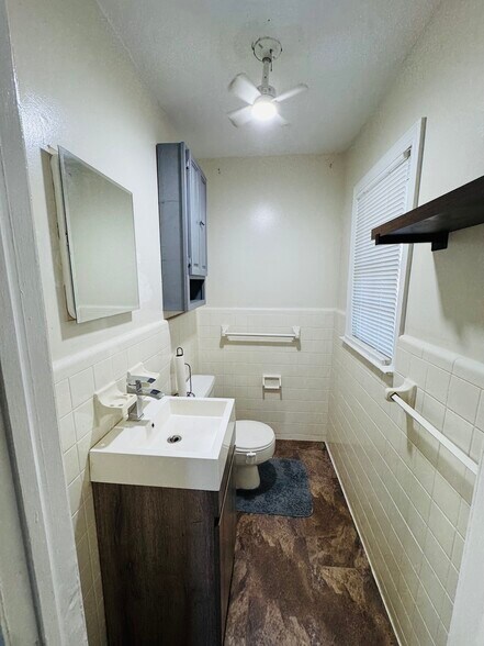 Building Photo - 110 Gunn Rd