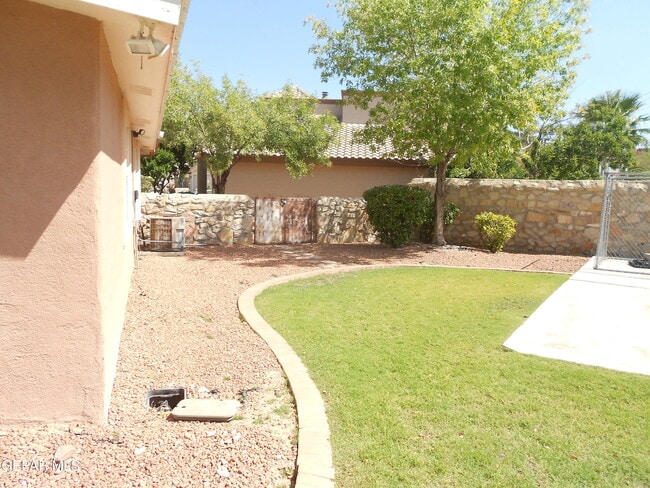 Building Photo - 1201 Brown Ridge Pl
