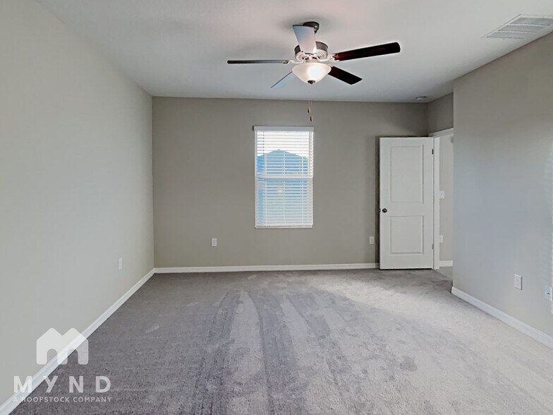 Building Photo - 5250 White Chicory Dr