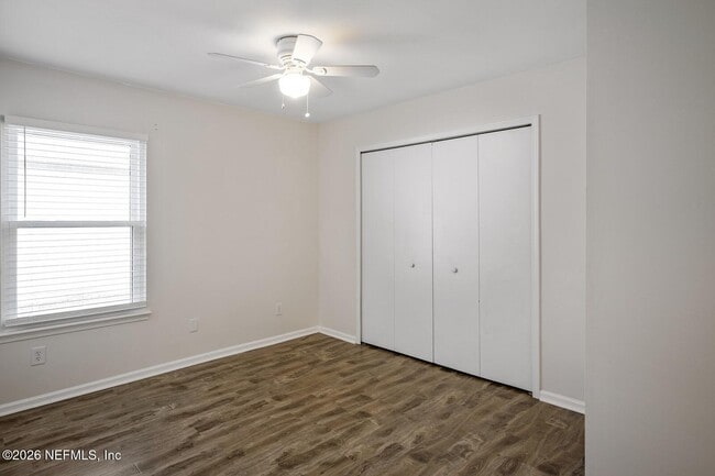 Building Photo - 1329 Cove Landing Dr