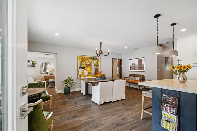 Building Photo - 3304 W El Prado Blvd