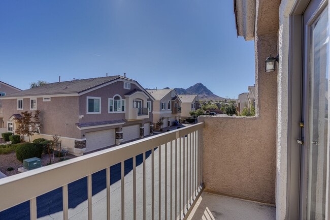 Building Photo - ** COMING SOON!!! ** Charming Henderson Townhome with Double-Sided Fireplace, Stainless Steel Kit...