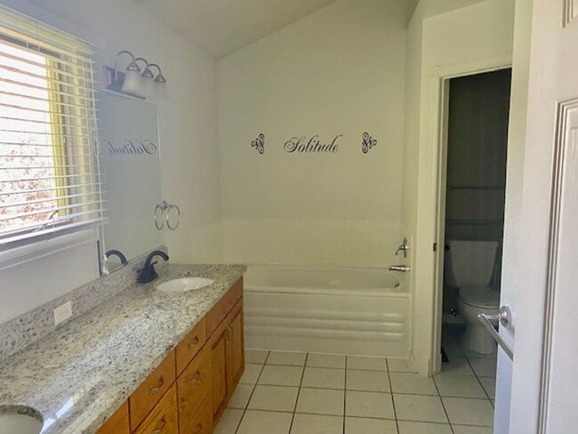 Building Photo - Fantastic 5 Bedroom Home in West Greeley