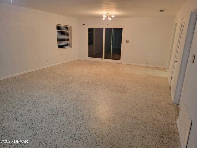 Building Photo - 1442 John Anderson Dr