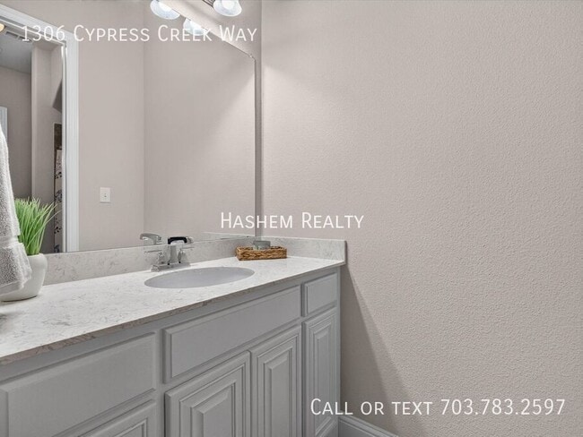 Building Photo - 1306 Cypress Creek Way