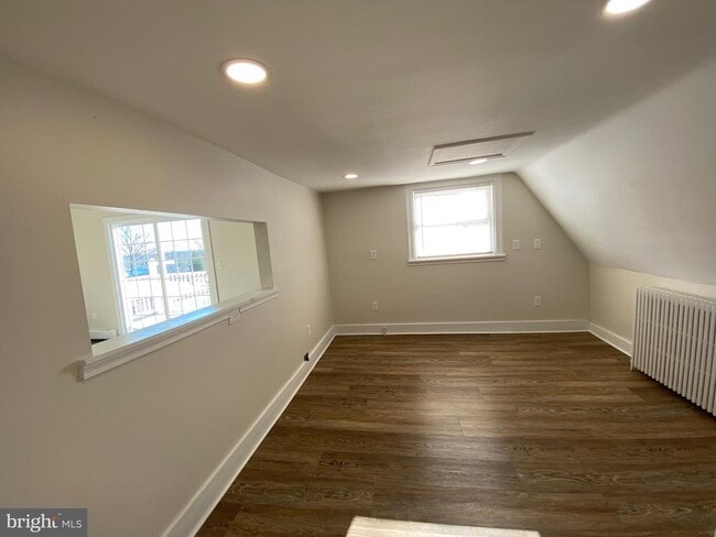 Building Photo - 478 E Main St