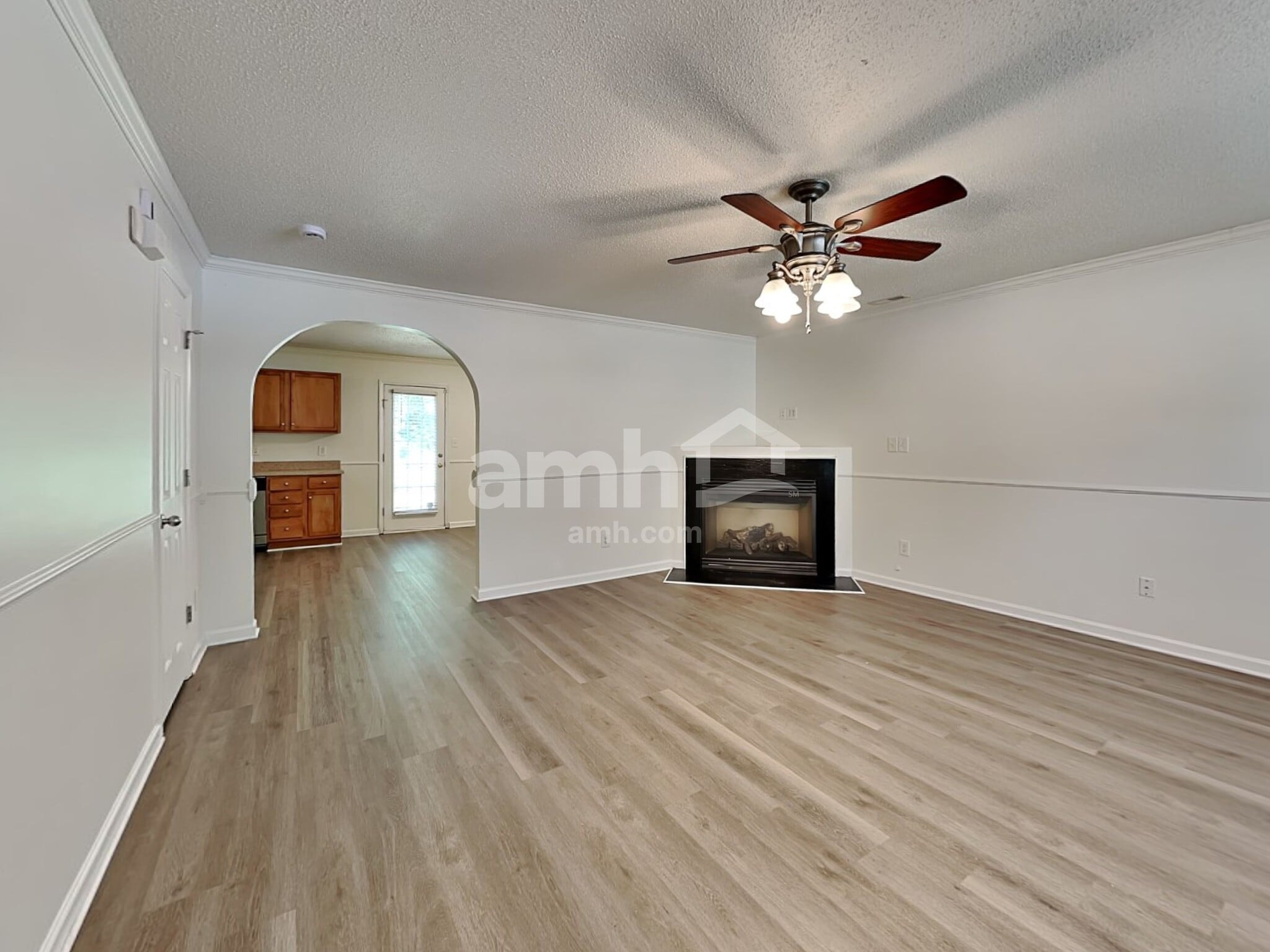 Building Photo - 1302 River Rock Dr