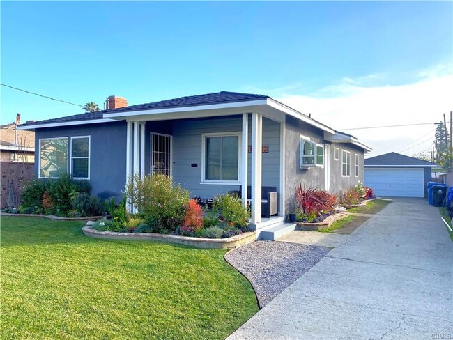 Primary Photo - Cozy Single Family Home in Gardena!