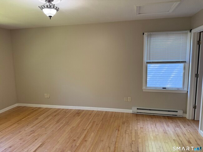 Building Photo - 308 Noank Ledyard Rd
