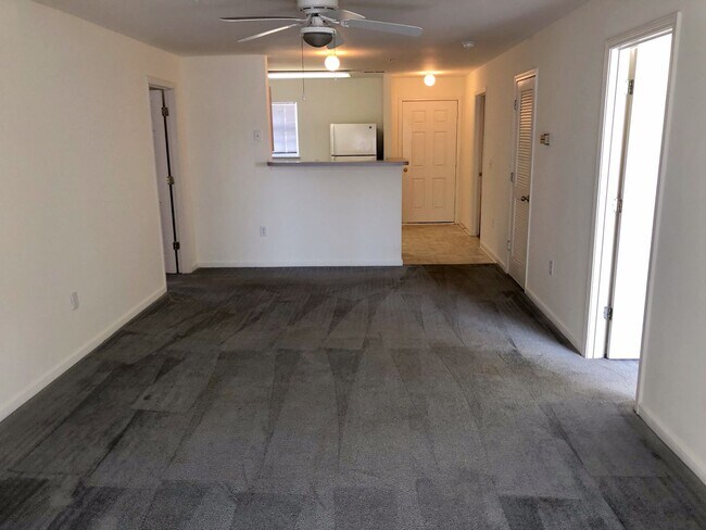 Building Photo - 146-K University Village