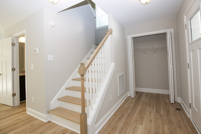 Front foyer & front closet - 470 S Glover St