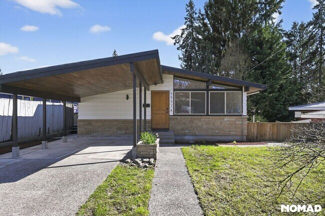 Building Photo - 6552 38th Ave NE