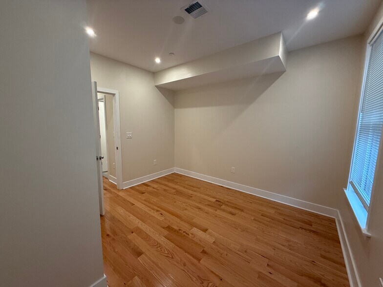 Building Photo - 1259 N 23rd St