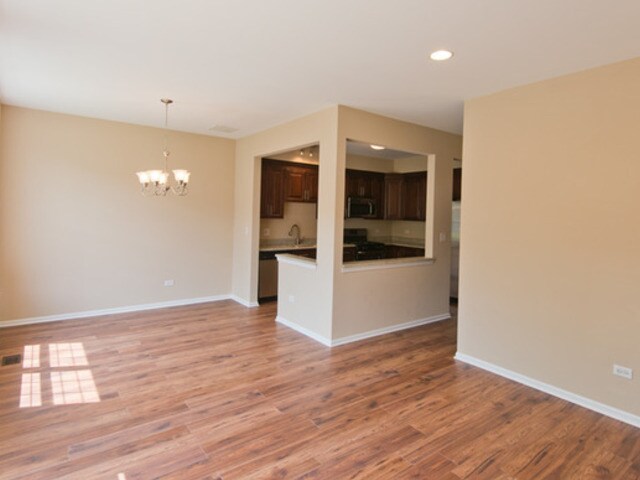 Building Photo - 2927 White Thorn Cir