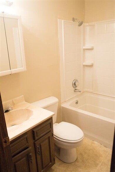 Building Photo - 2407 Collis Ave