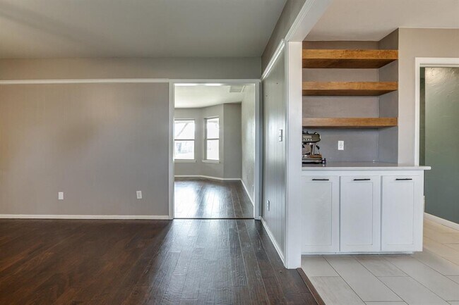 Building Photo - 3213 NW 61st Pl