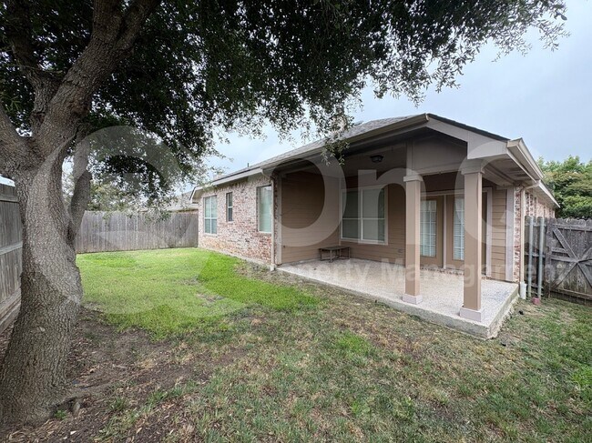 Building Photo - 1921 Highland Haven Ln