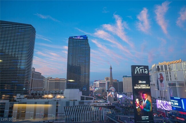 Building Photo - 3722 S Las Vegas Blvd